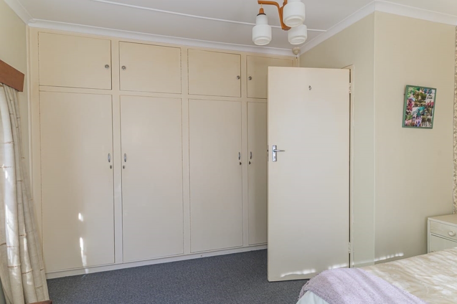 4 Bedroom Property for Sale in Voelklip Western Cape